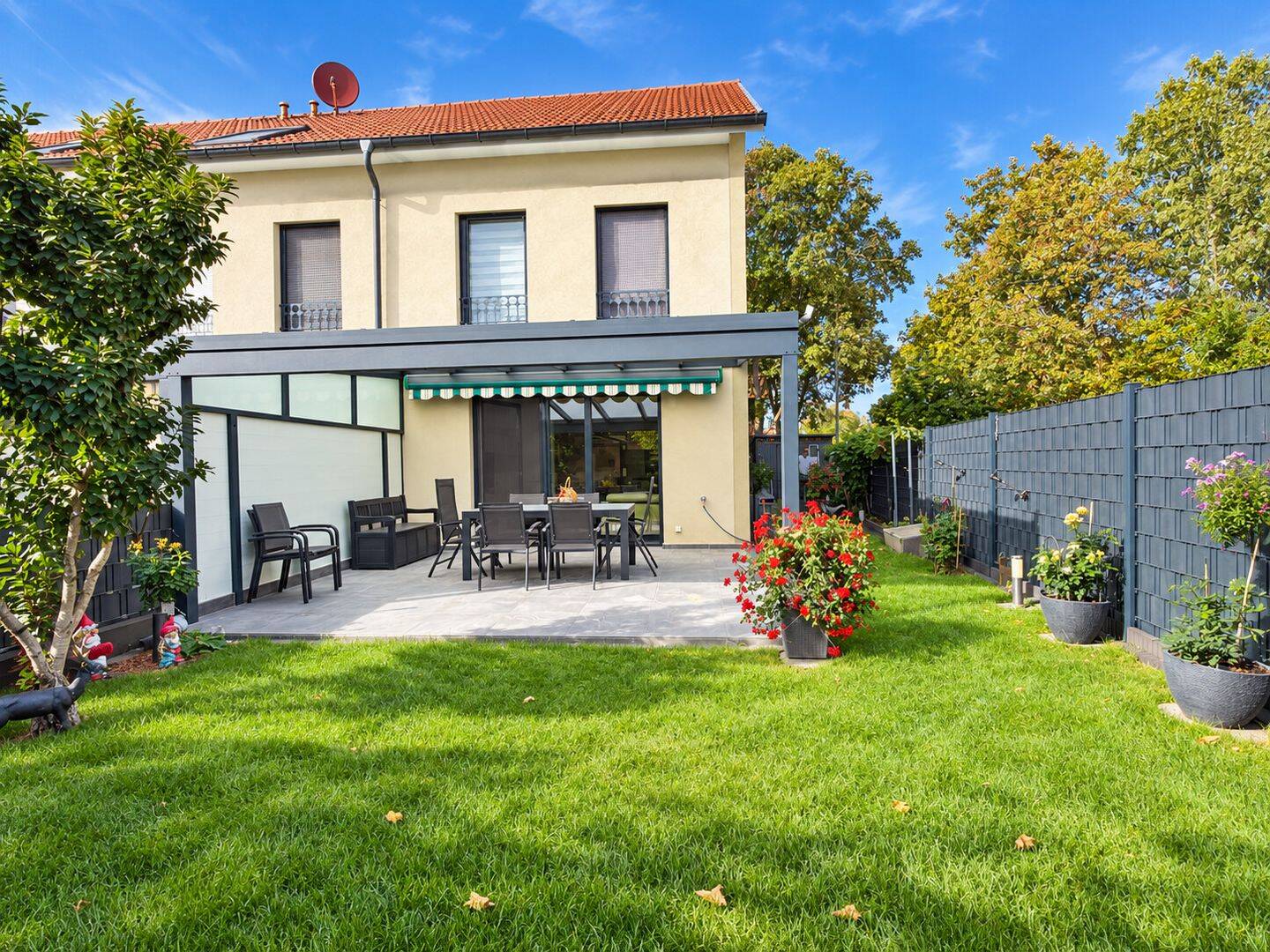 Modernes Reihenendhaus mit Garage und Garten – Mannheim, 68305 Mannheim (Gartenstadt Luzenberg Waldhof)