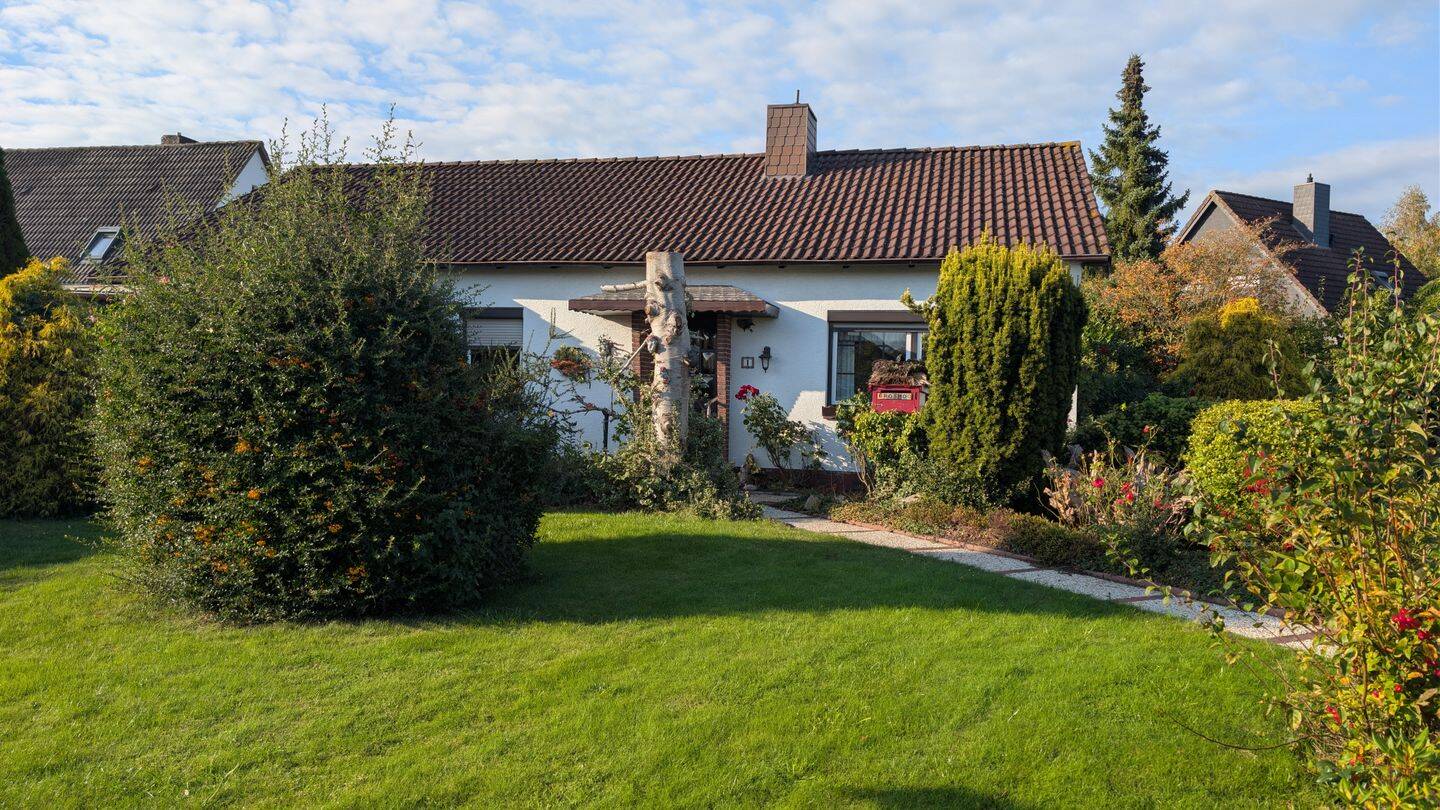 Ebenerdiger Bungalow mit Sommergarten in ruhiger Lage von Sande, 26452 Sande