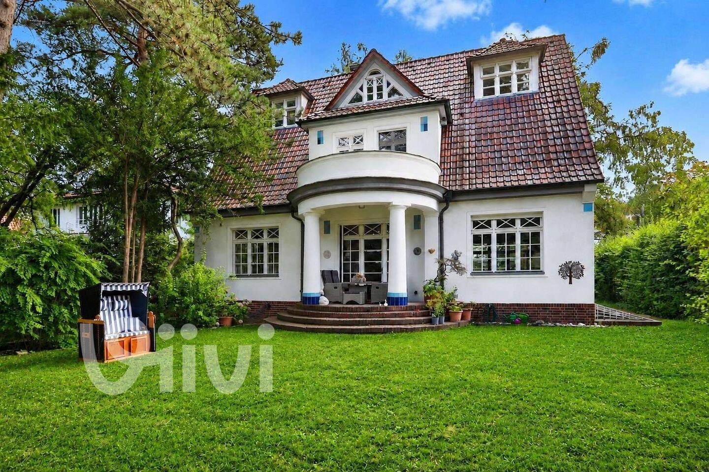Villa 500 m vom Schlachtensee: Gästehaus, Wellnessbereich, großer Garten auf 1.668 m², 14163 Berlin (Steglitz-Zehlendorf Kolonie Schlachtensee Süd Nikolassee Zehlendorf Schlachtensee)