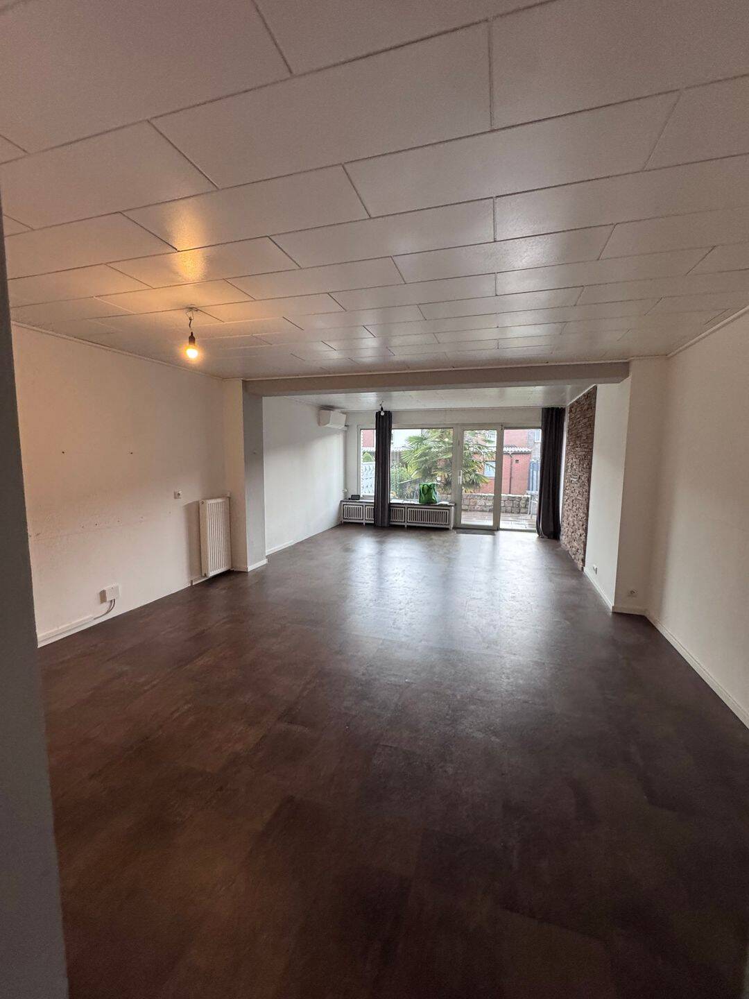 Modernisiertes Reihenmittelhaus mit Garten, Terrasse, Keller und übergroßer Garage, 47179 Duisburg (Aldenrade Alt-Walsum Fahrn Vierlinden Wehofen)