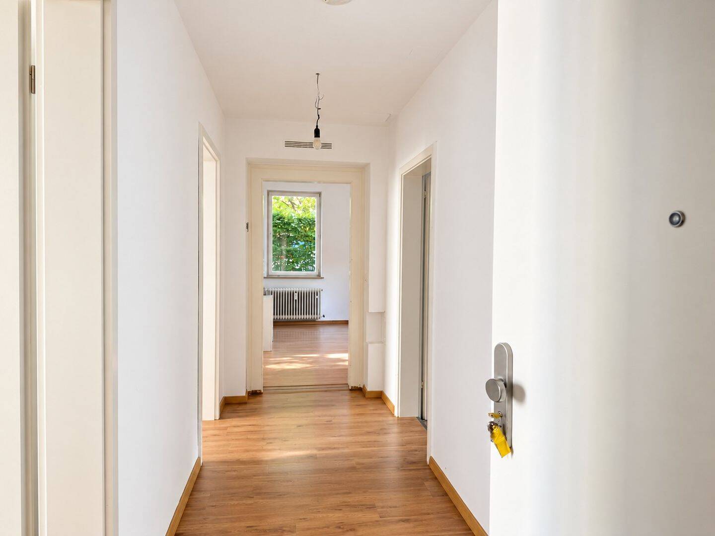 Neu renovierte 3-Zimmer-Wohnung – befristet bis 31.12.2028 mit neuer Einbauküche, 83435 Bad Reichenhall