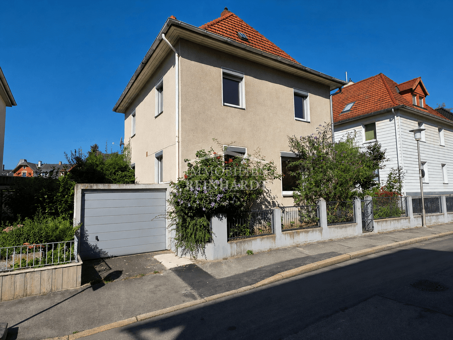 Solides Wohnhaus mit Entwicklungspotenzial in Stadtlage, 96450 Coburg