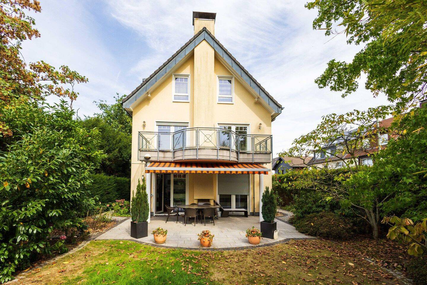 Villa in Duisburg Buchholz mit Erweiterungspotenzial gem. Bebauungsplan ohne Provision, 47249 Duisburg (Buchholz Großenbaum Wanheim-Angerhausen)