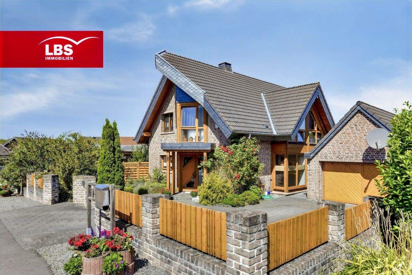 Großzügiges Anwesen mit Einfamilienhaus und traumhaftem Garten nahe der Eifel, 53902 Bad Münstereifel