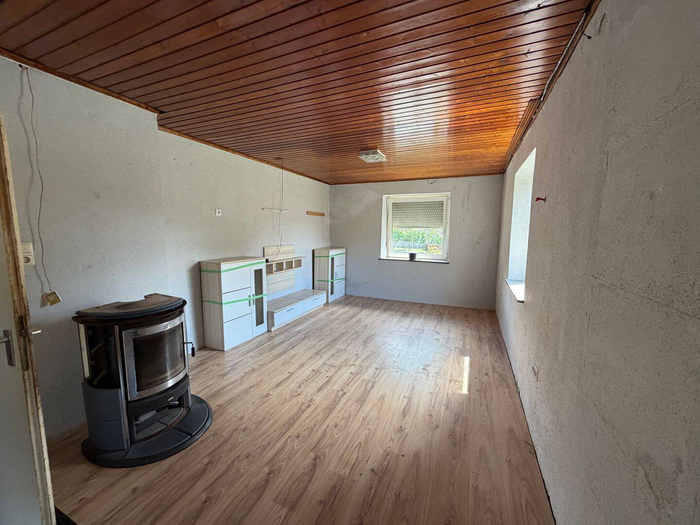 Sanierungsobjekt mit Potenzial – freistehendes Einfamilienhaus mit Garten und Garage, 97516 Oberschwarzach