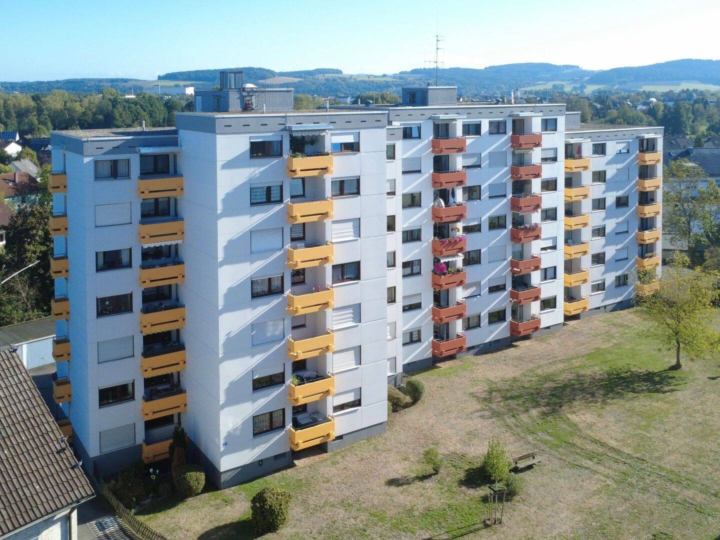 2-Zimmer-Wohnung mit Balkon und Garage in guter Lage von Weiden, 92637 Weiden i.d. OPf. (Weiden)