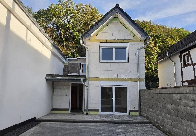 Einzugsbereit! Neu aufgebautes Einfamilienhaus (Wiederaufbau 2023) in Bad Münstereifel-Iversheim, 53902 Bad Münstereifel