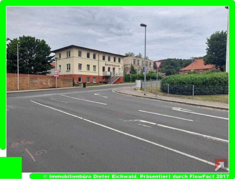 Großzügige Wohnräume auf ca. 200m²-ehemalige Praxis mit zwei abgeschlossenen Wohnbereichen