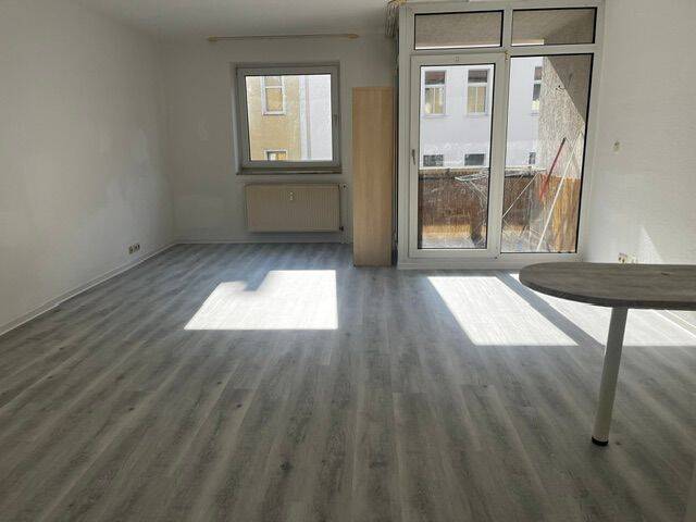Eine kleine 1 1/5 -Raumwohnung mit Einbauküche ab sofort zu vermieten, 39124 Magdeburg (Neue Neustadt)