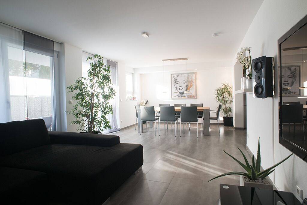 ~~ ENERGIEEFFIZIENTE WOHNUNG IM SOUTERRAIN MIT TERRASSE UND STELLPLATZ IN TOP WOHNLAGE ~~, 76228 Karlsruhe