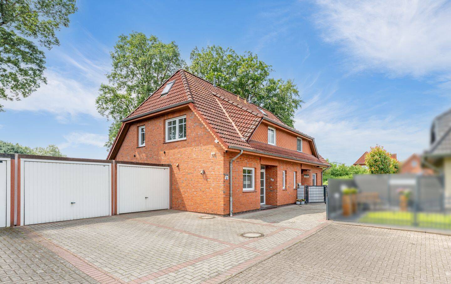 Gepflegte Doppelhaushälfte mit ausgebautem Spitzboden, Garage und Blick ins Grüne, 28816 Stuhr