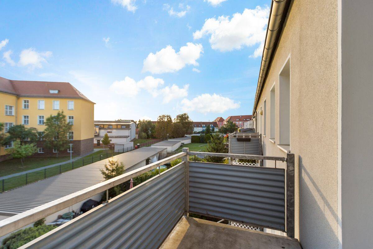 2 Geräumige 3-Raumwohnung mit Balkon in der John-Schehr-Str.10 (EG) und John-Schehr-Str. 8 (2.OG), 6231 Bad Dürrenberg