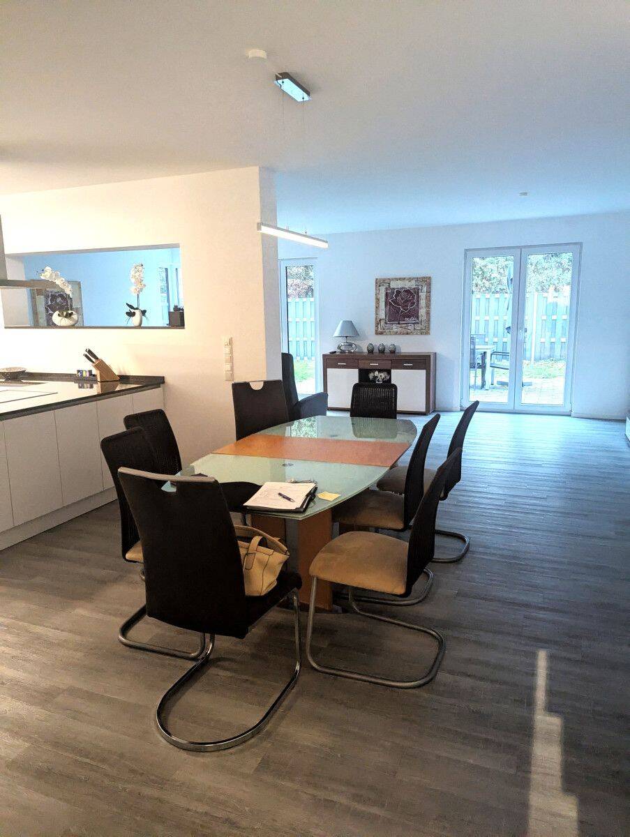 Moderne, voll möblierte Doppelhaushälfte mit offener Küche, sonnigem Garten in Vorsfelde, 38448 Wolfsburg