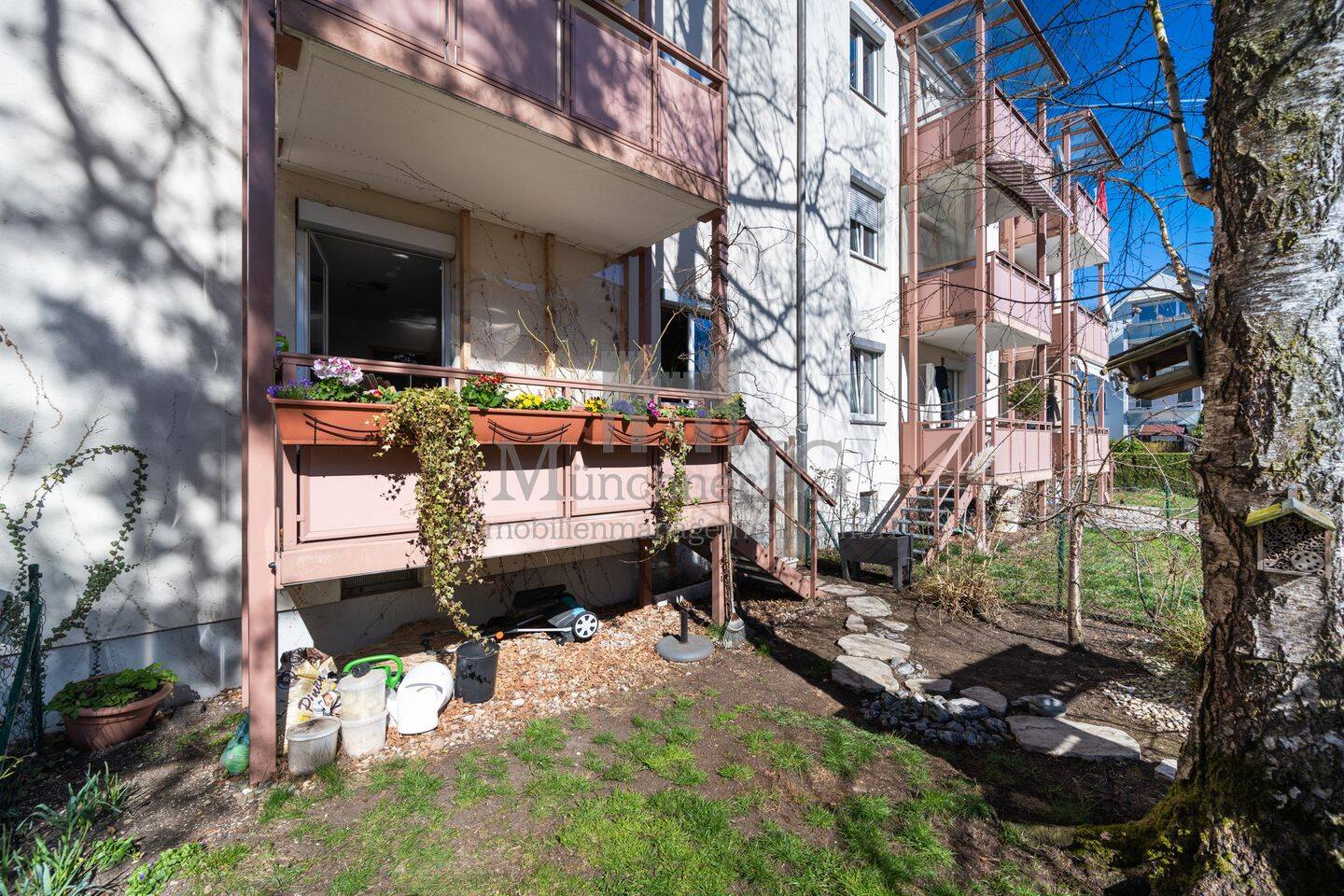 MÜNCHNER IG: Mehr als nur 2 Zimmer – Südbalkon, eigener Garten & flexibler Grundriss!, 80997 München (Allach-Untermenzing Moosach Pasing-Obermenzing)