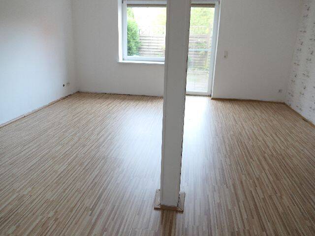 Sehr dörflich liegende große helle 2 Zimmer-Erdgeschoss-Whg. mit Badewanne, Dusche und Terrasse!, 31848 Bad Münder am Deister