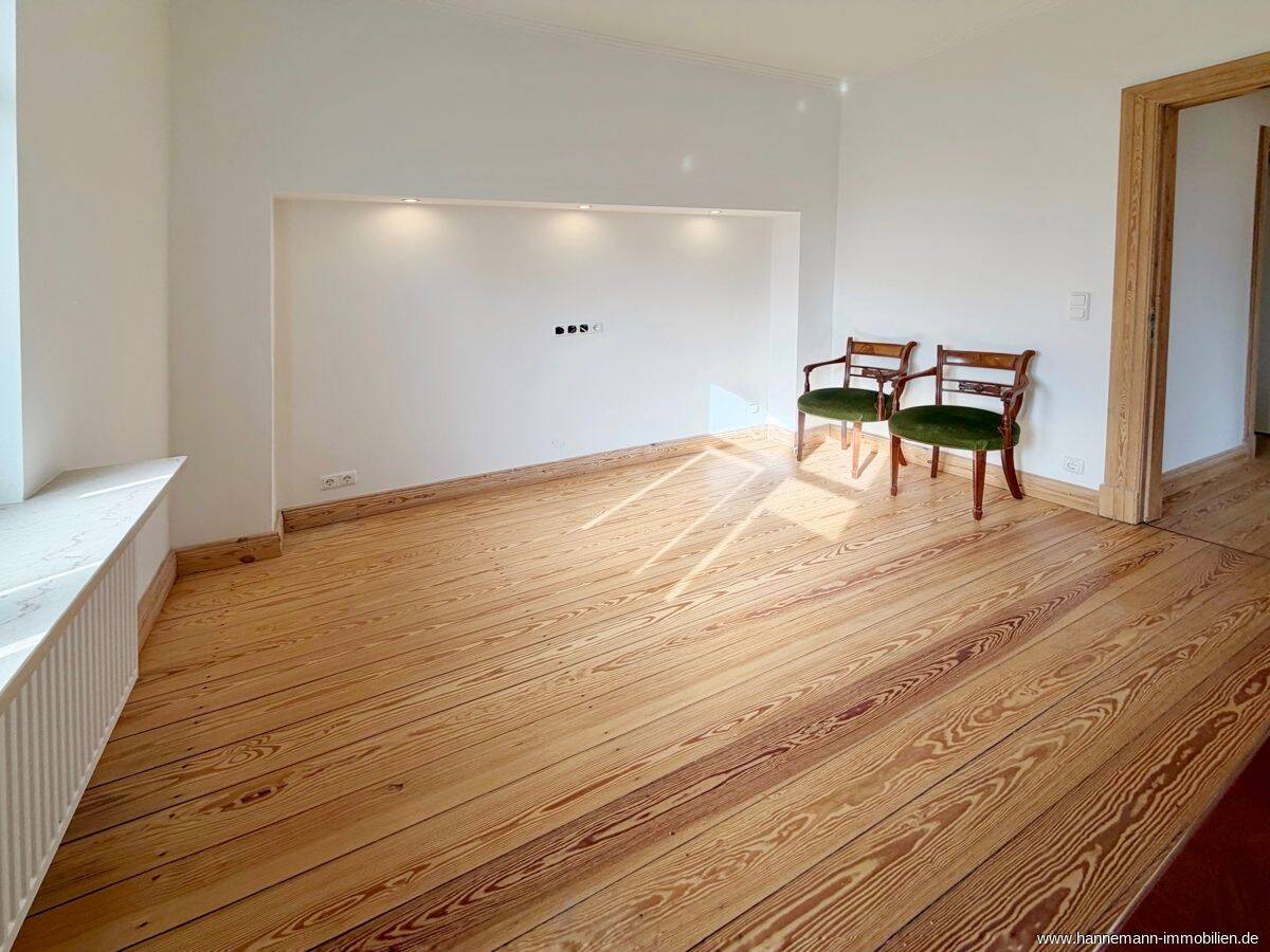 Frisch renoviertes und möbliertes Zimmer in Tibargnähe, 22453 Hamburg (Eimsbüttel Fuhlsbüttel Groß Borstel Niendorf)