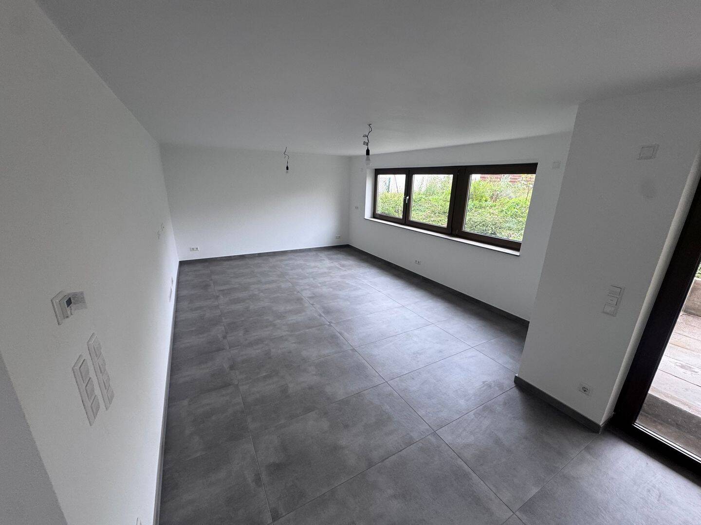 Kernsanierte 2,5 Zimmer Terassenwohung, 71229 Leonberg