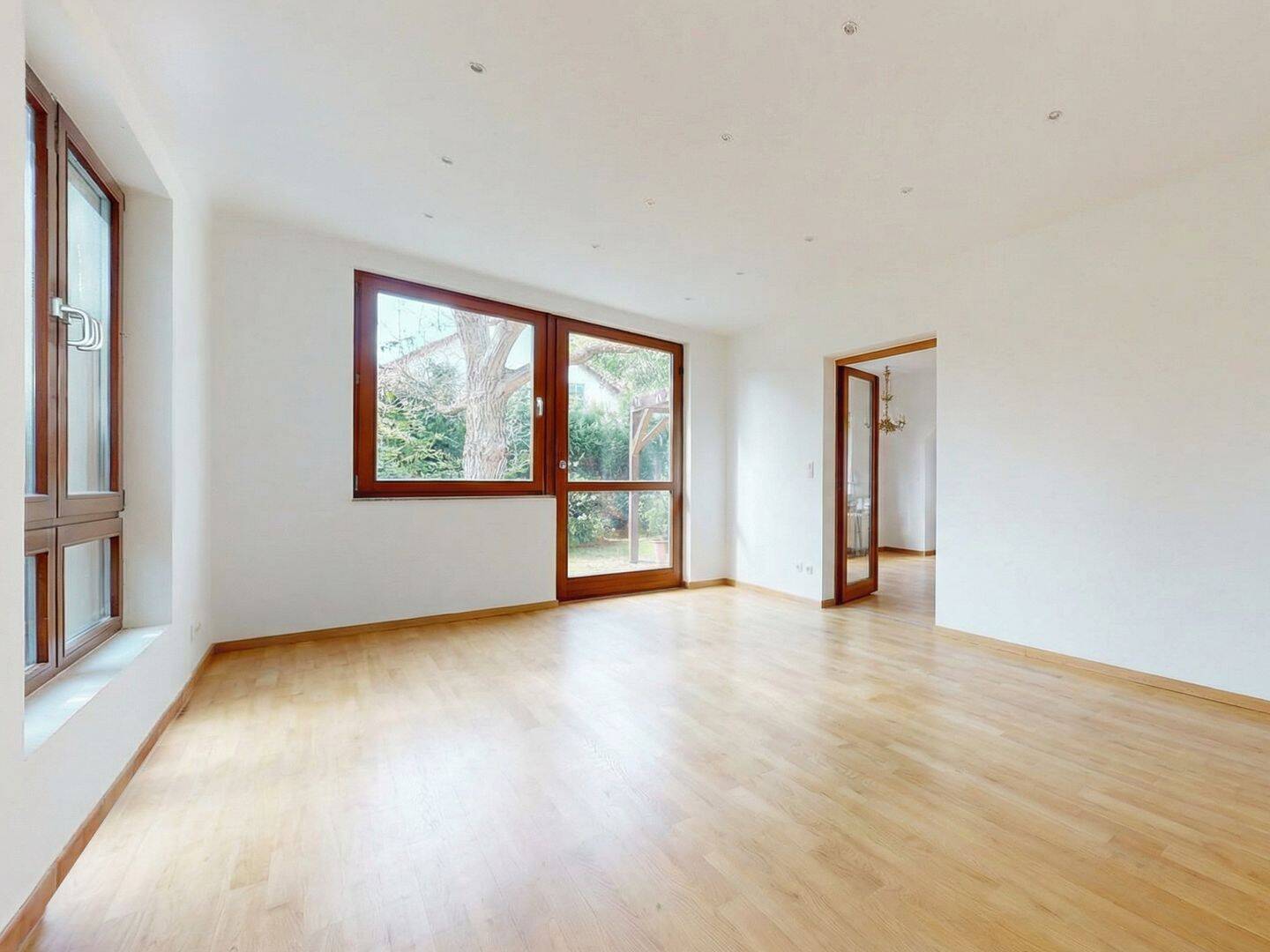 Viel Platz für Familie & Leben: Großes Einfamilienhaus mit Terrassen und Garten, 12309 Berlin (Tempelhof-Schöneberg Lichtenrade)