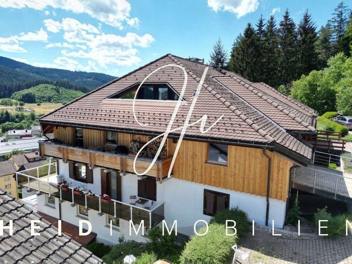 Wohnen mit Weitblick – 4-Zimmer-Wohnung mit beeindruckendem Panorama über Titisee-Neustadt, 79822 Titisee-Neustadt