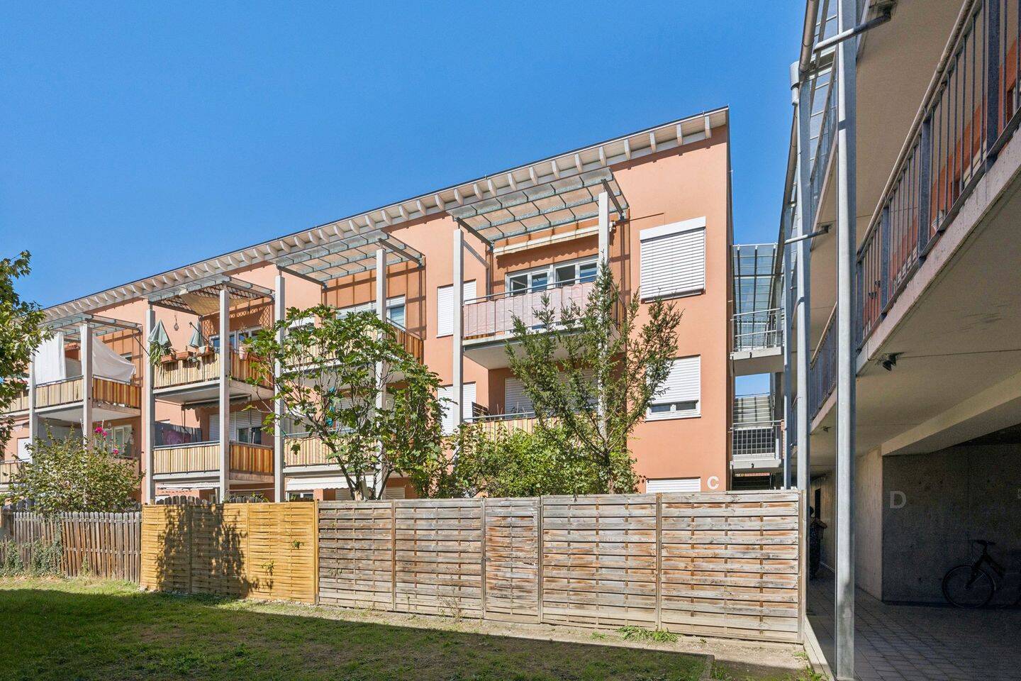 Großzügige 2-Zimmer-Wohnung mit Balkon und TG-Stellplatz, 79576 Weil am Rhein