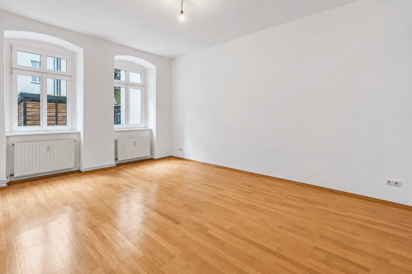 Altbaucharme trifft Wohnkomfort – stilvolles Apartment mit privater Terrasse, 10245 Berlin (Friedrichshain-Kreuzberg Friedrichshain)