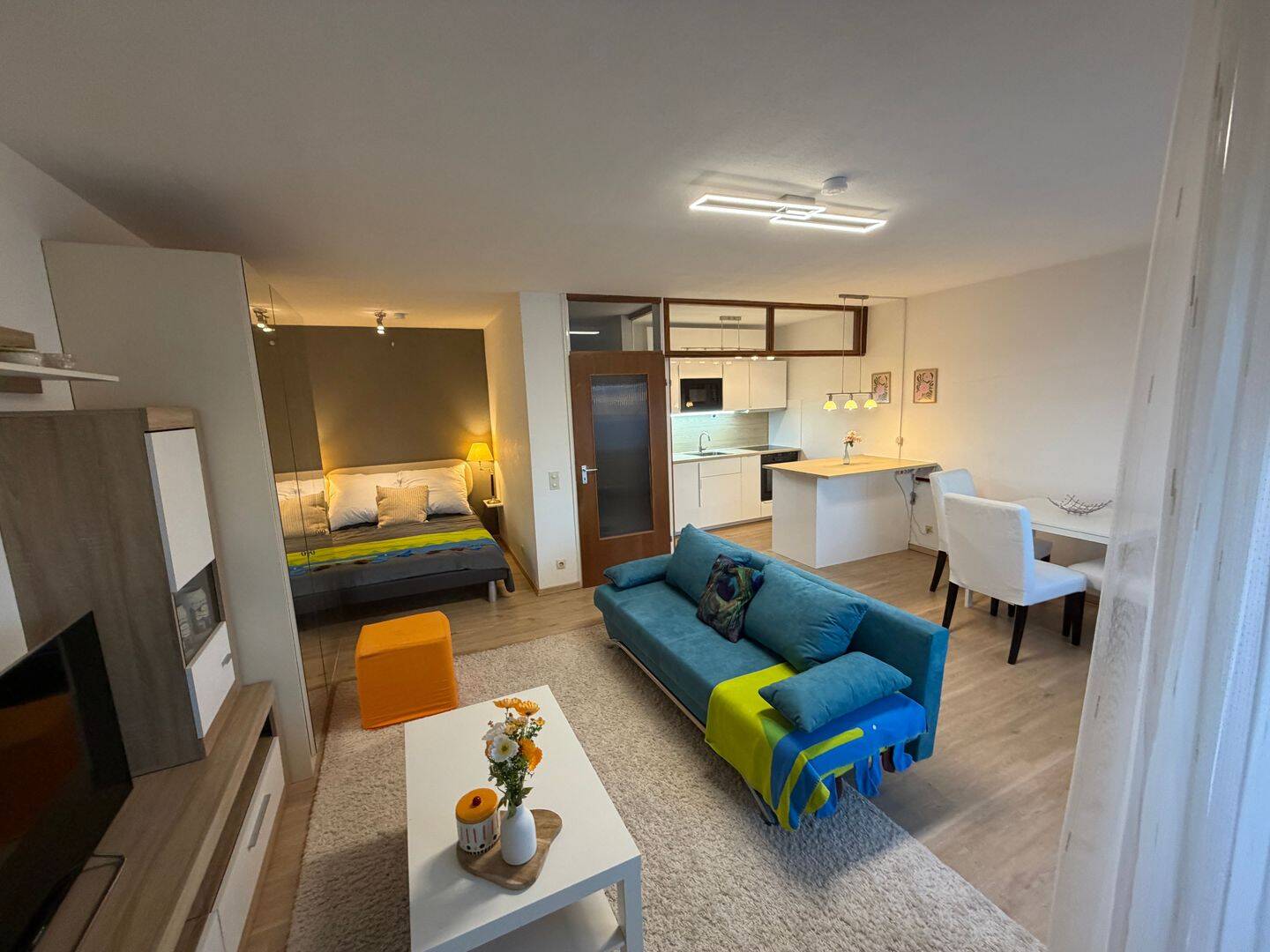 Voll möblierte Wohnung mit einzigartigem Panoramablick / Fully furnished apartment with unique view, 91056 Erlangen