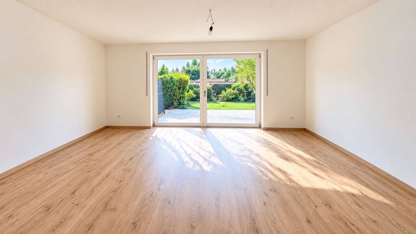Top! Gepflegte renovierte 3-Zimmer-Wohnung incl-Tiefgaragenstellplatz und Gartenanteil, 84453 Mühldorf a. Inn