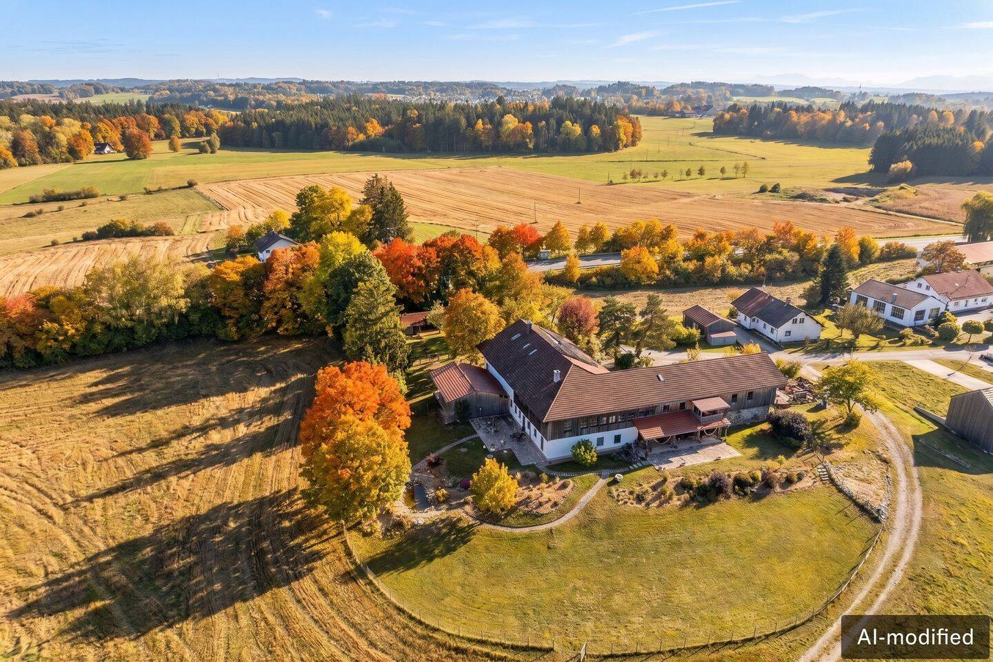 Landsitz – Stilvolle Eleganz, gelebte Geschichte und außergewöhnliche Möglichkeiten zwischen München und Chiemsee, 83562 Rechtmehring