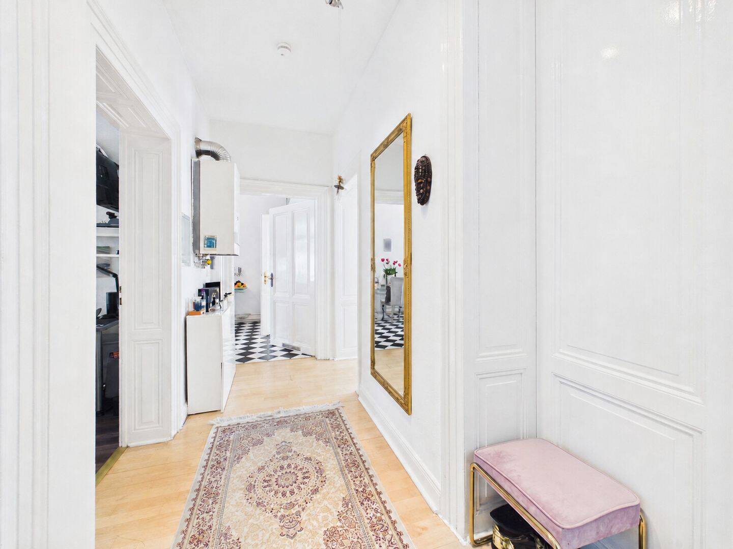 Ruhig wohnen, zentral leben – Helle Altbauwohnung nahe der Adolfsallee mit Parkmöglichkeiten !, 65185 Wiesbaden (Wiesbaden)