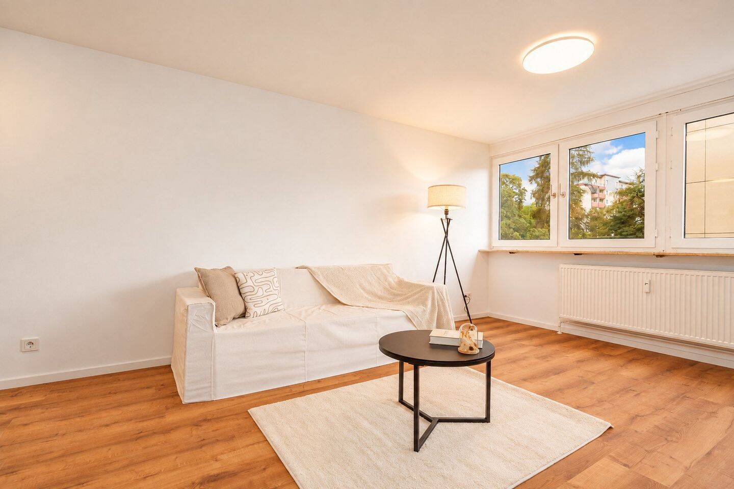 Frisch Saniert · 3-Zimmer-Wohnung mit Loggia · Nürnberg-Röthenbach · 349.500 € · provisionsfrei, 90449 Nürnberg (Gebersdorf Neuröthenbach Röthenbach bei Schweinau)