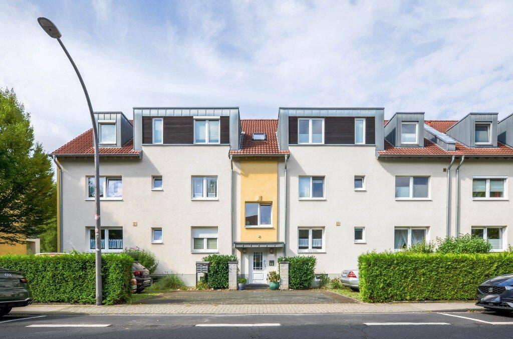 Großzügiges Wohnen mit Flexibilität: Attraktive, 2006 sanierte Eigentumswohnung mit Loggia in gut angebundener Lage v…, 51145 Köln (Porz Eil Elsdorf Urbach)