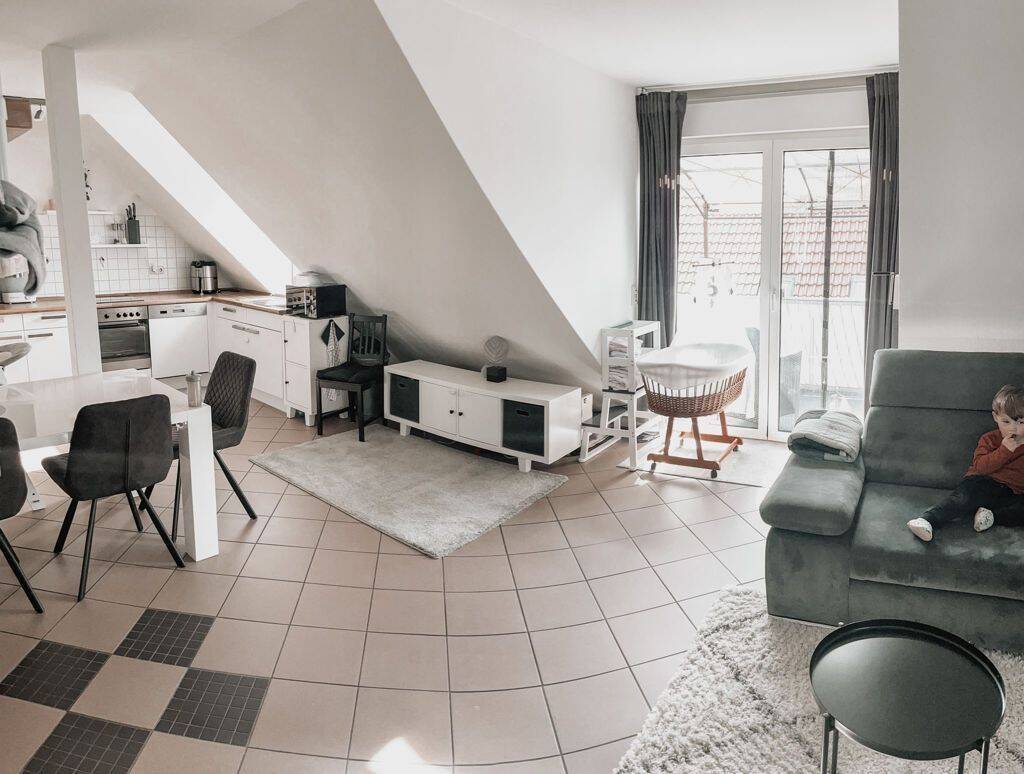 Extravagante 4,5 Zimmer Maisonette-Wohnung mit Balkon, Kellerabteil sowie 2 Stellplätzen, 97337 Dettelbach