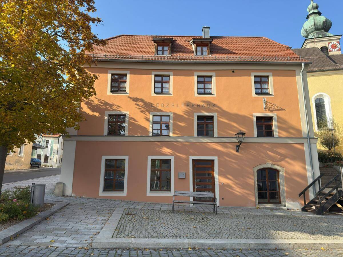Charmante 2-Zimmer mit Laden im historischen Gebäude, 92526 Oberviechtach