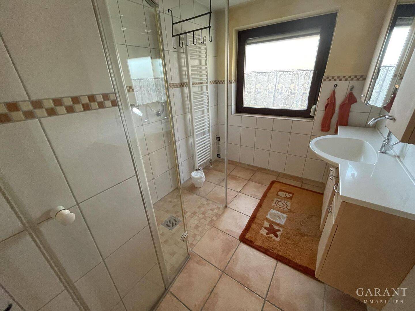 „Ca. 116 qm Wohnung im 2-Familienhaus mit Garten, Garage und separatem Eingang“, 75428 Illingen