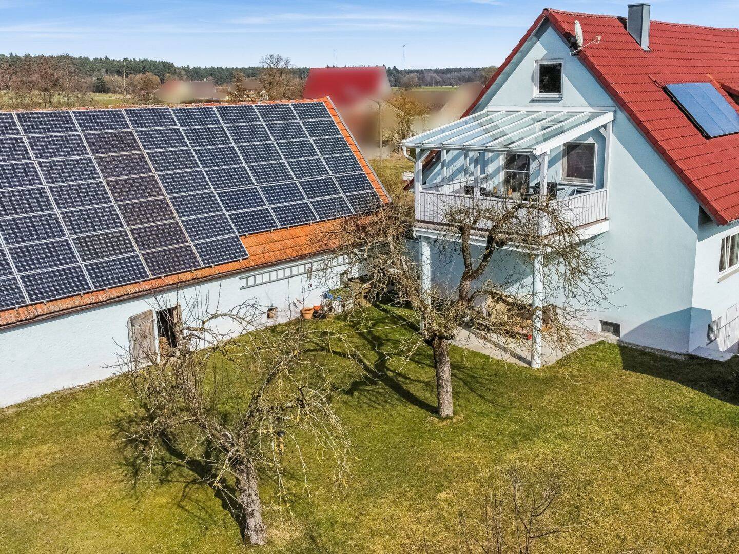 Attraktives Zweifamilienhaus mit Nebengebäude und großzügigem Grundstück, 91602 Dürrwangen