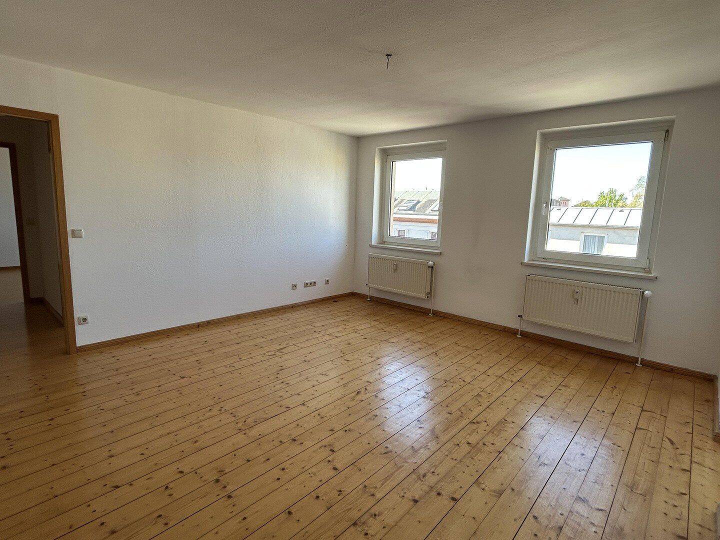3-Raum-Wohnung über den Dächern der südlichen Innenstadt, 6110 Halle (Saale) (Damaschkestraße Gesundbrunnen Innenstadt Lutherplatz Saaleaue)