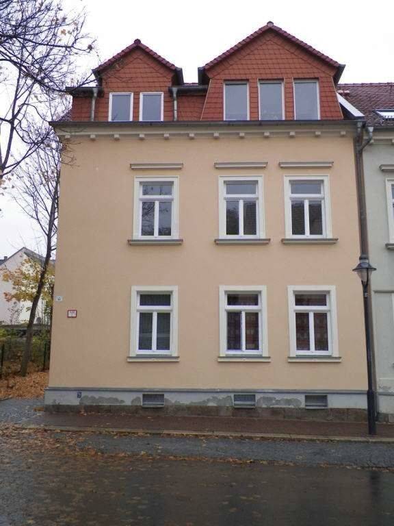 Frische Dachgeschosswohnung mit Balkon, 8056 Zwickau