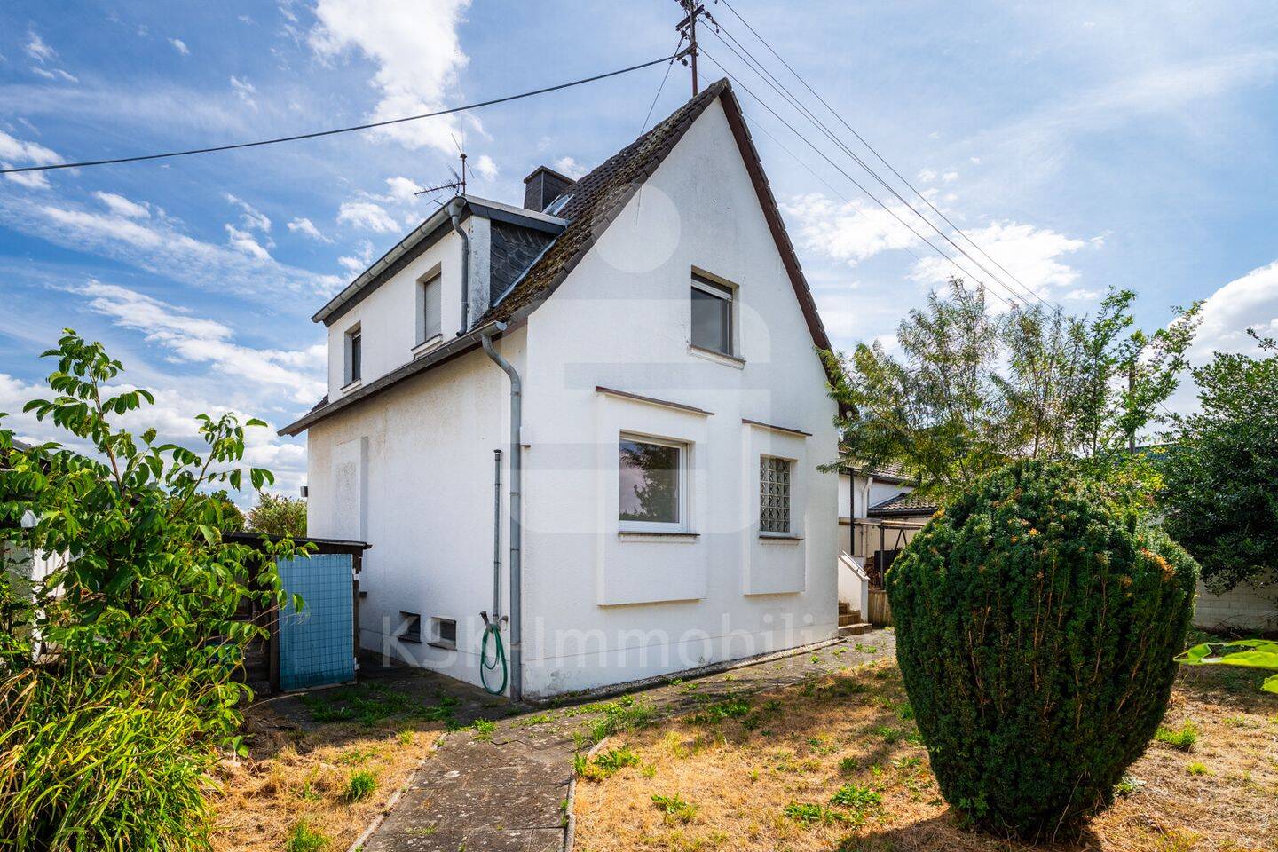 Gemütliches Einfamilienhaus auf großem Grundstück in Bornheim-Merten, 53332 Bornheim