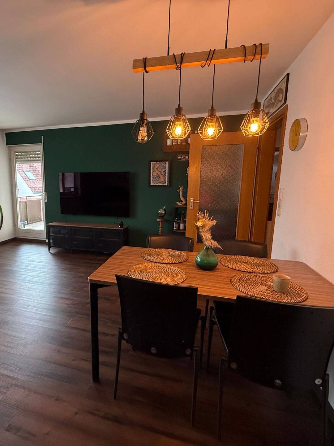 Stilvolle 3-Zimmer-Wohnung mit Balkon, Einbauküche und Garage in attraktiver Wohnlage von Waiblingen, 71336 Waiblingen