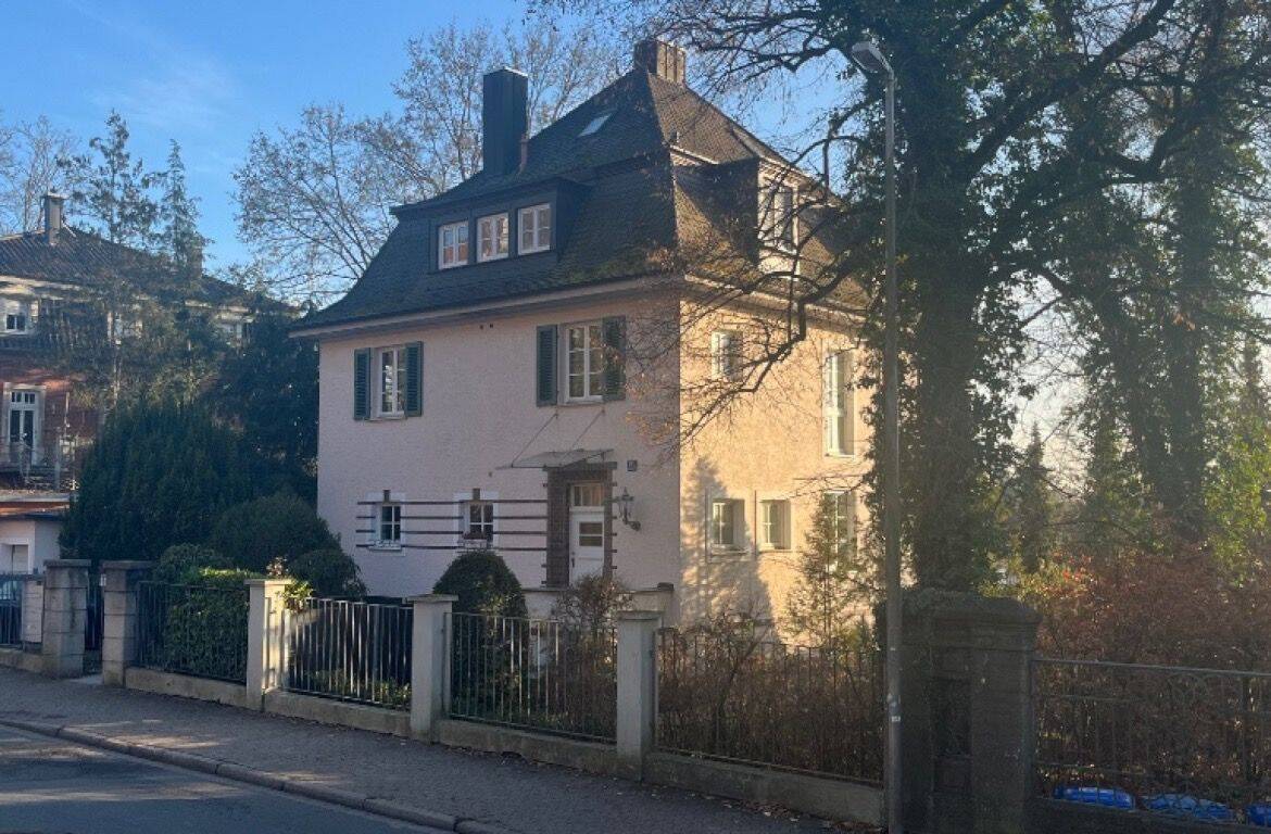 Der Berg ruft … 1-Zimmer Wohnung für Young Professionals oder Doktoranden, 91054 Erlangen (Burgberg Erlangen-Nord Erlangen-Ost Innenstadt Sieglitzhof)
