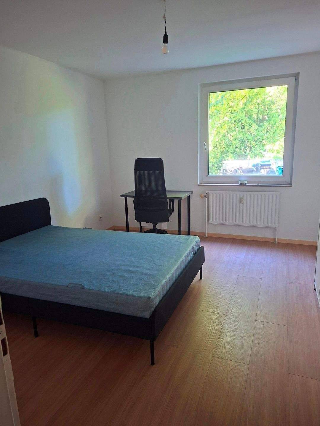 D – Lierenfeld *** möbliertes WG-Zimmer ****, 40231 Düsseldorf (Eller Lierenfeld)