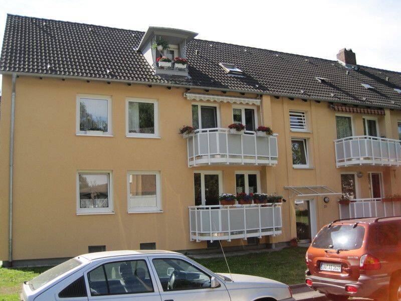Gemütliche und frisch renovierte 3-Zimmer-DG-Wohnung mit Austritten ab Januar 2027!!, 47279 Duisburg