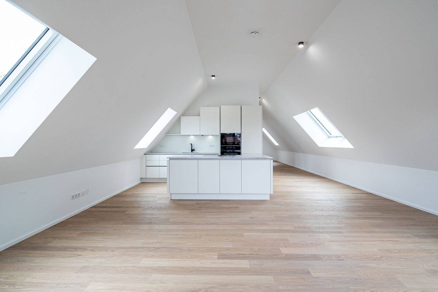 Exklusive 2-Zimmer Wohnung mit Schlossblick | KfW 40 | Einbauküche inklusive, 85221 Dachau