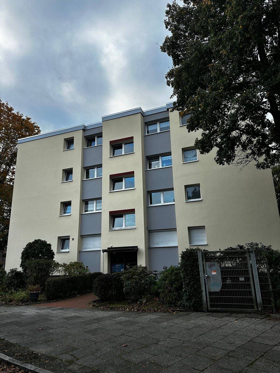 4 Zimmer Wohnung mit Balkon und Keller in Bremen Kattenturm PROVISIONSFREI, 28277 Bremen (Kattenesch Kattenturm)