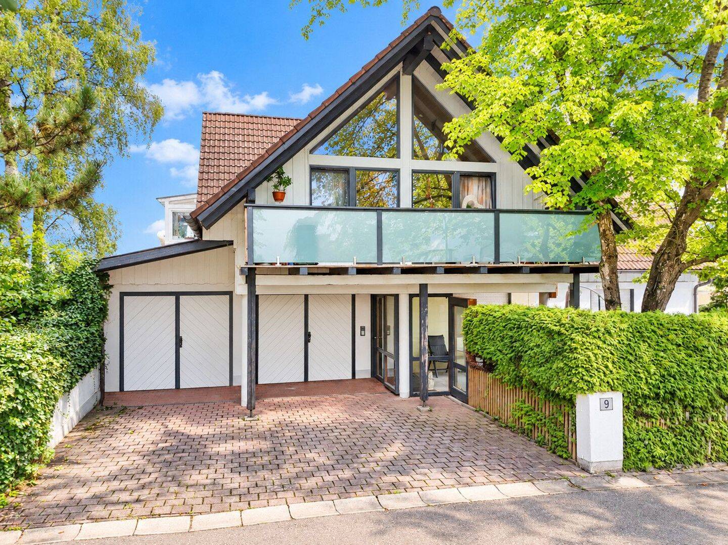 Großzügige Dachgeschosswohnung mit Galerie und zwei Balkonen in Ramsach, 86929 Penzing
