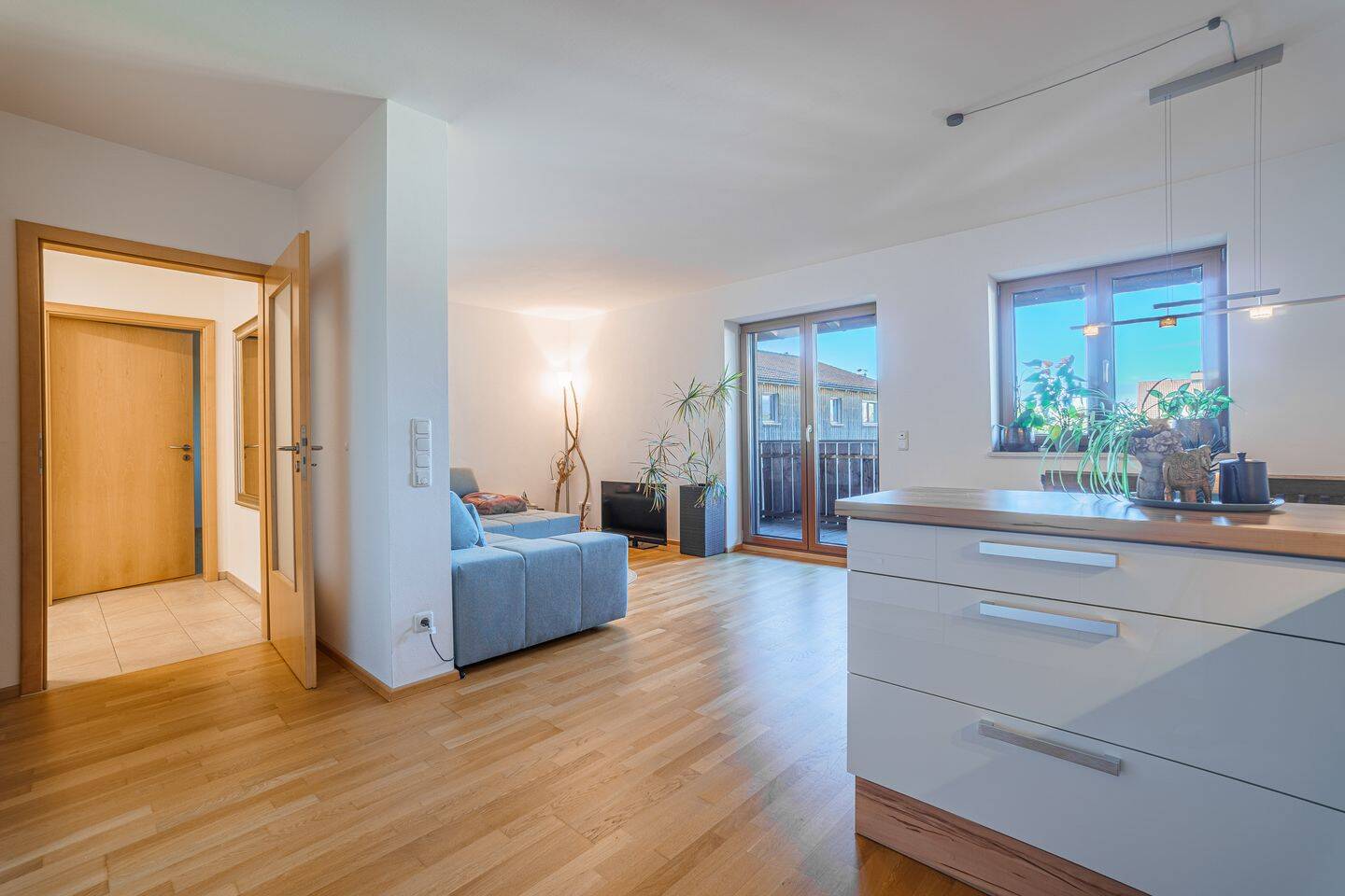 Zorneding / Großzügige 4-Zimmer-Wohnung in besonderem Fachwerkhaus mit Westbalkon, 85604 Zorneding
