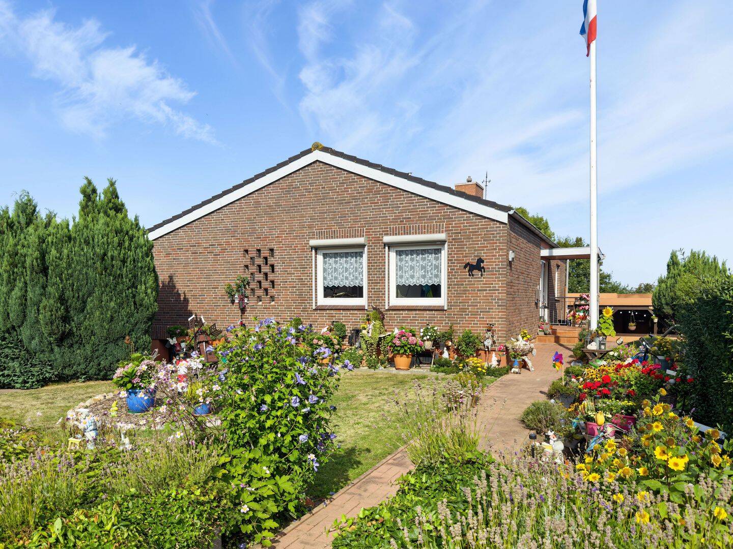 Charmantes Ostseehaus in Großenbrode mit Wintergarten, Kamin und großem Grundstück, 23775 Großenbrode