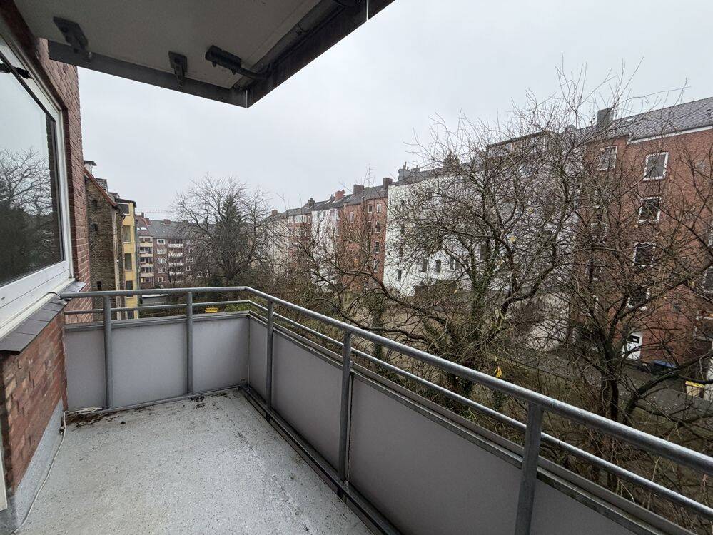 3 Zimmerwohnung mit Einbauküche und Balkon in Kiel Südfriedhof, 24114 Kiel (Südfriedhof)