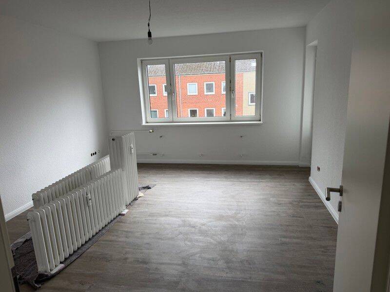Sanierte, großzügige 3-Zimmer-Wohnung im EG, 25746 Heide