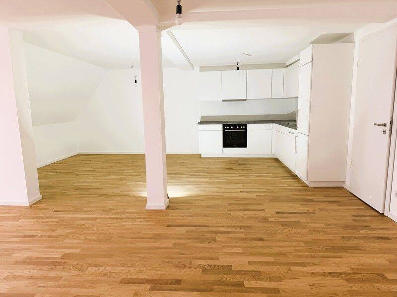 Lichtdurchflutetes Wohngefühl mit Balkon und neuer Einbauküche – modernes Zuhause zum Wohlfühlen, 86150 Augsburg (Innenstadt)